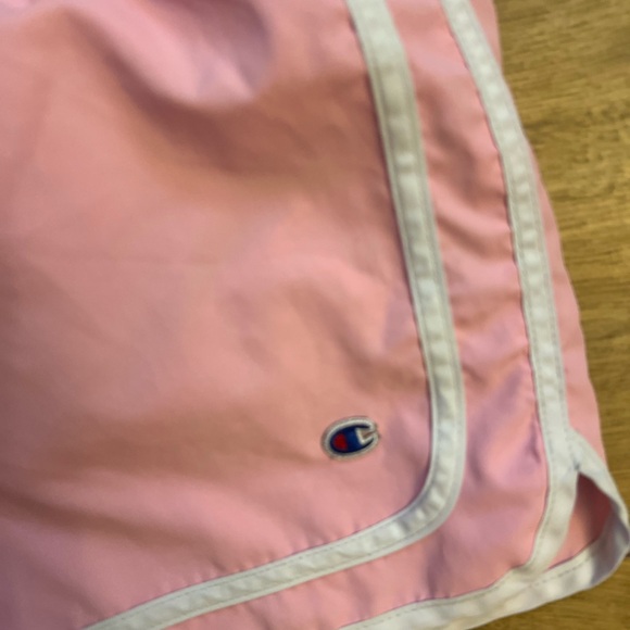 Champion pink shorts - Picture 2 of 4